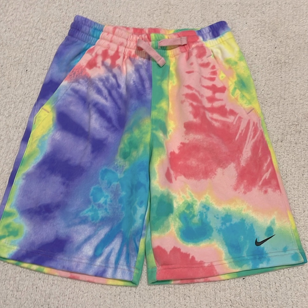 NWOT - Nike - Boy’s L